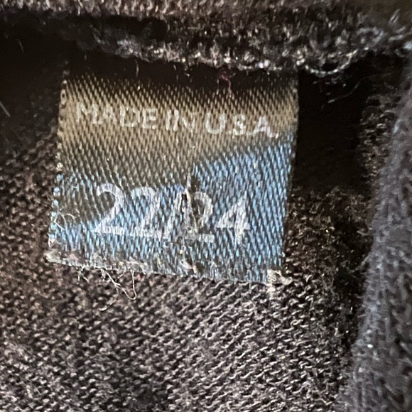 Women’s Avenue Black lightweight Cardigan Sweater - Picture 4 of 5